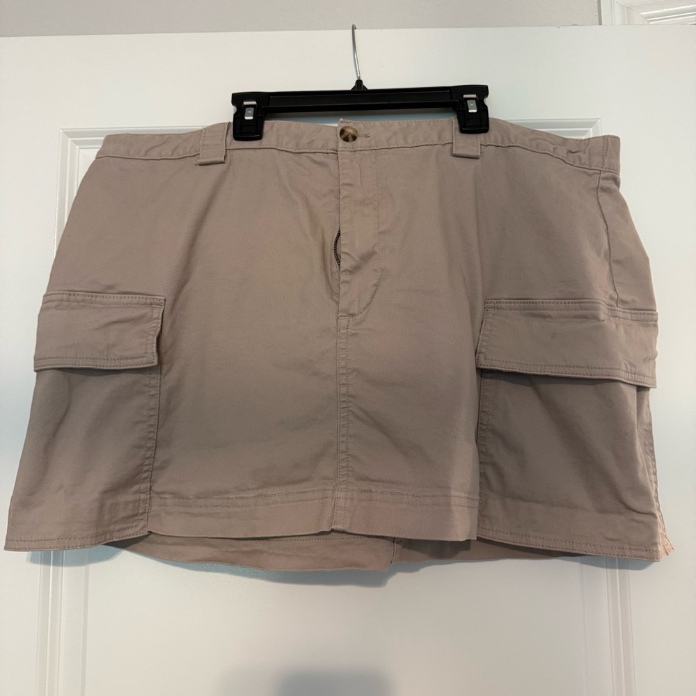 Abercrombie & Fitch khaki cargo mini skirt